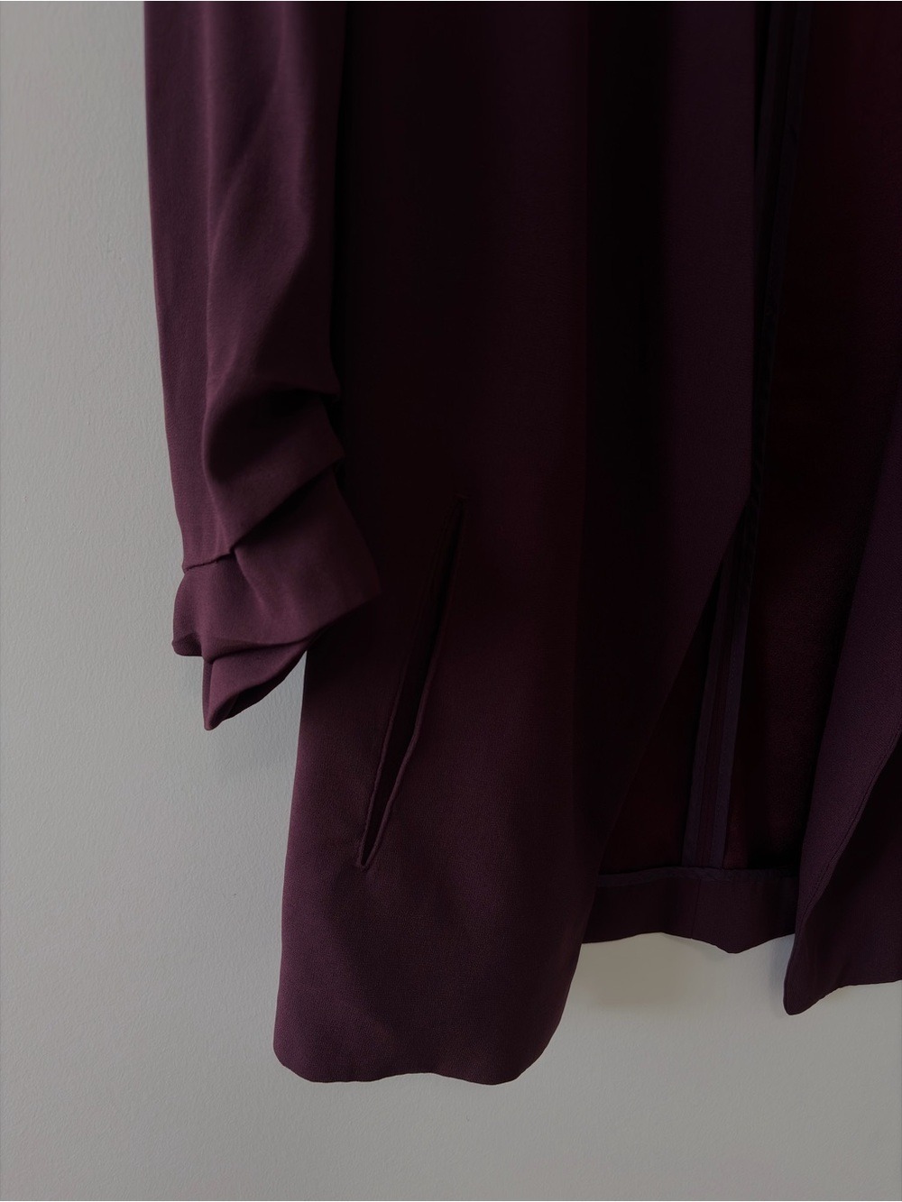 ARITZIA BABATON POWER BLAZER MIRROR CREPE SIZE 2 - Picture 6 of 10